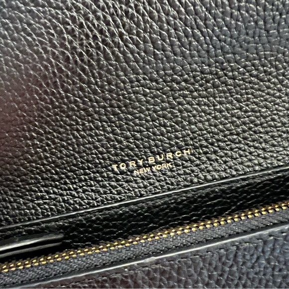 Like NEW Tory Burch crossbody - Picture 10 of 15